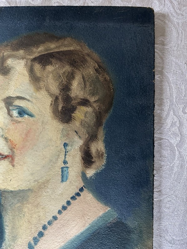 Unsigned Portrait Of Smiling Lady. gallery