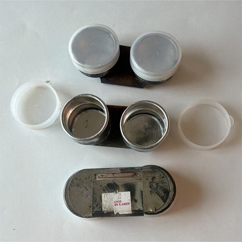 Oil paint pallet Holder with clear Plastic Snap-On Caps vintage clip on to board