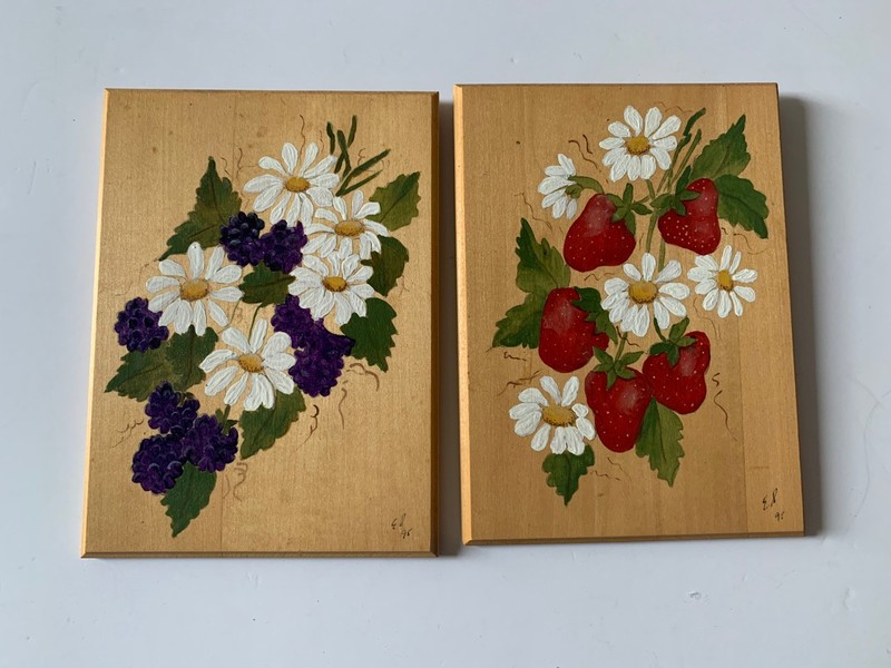 Vintage Strawberries Painting on Wood Wall Plaque Folk Art Cottage Core Daisies