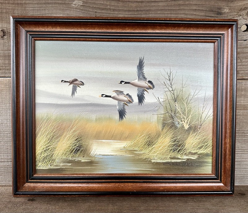Oil On Canvas Landscape Canadian Geese In Flight Signed C Walker 15 3/4 X 19 3/4