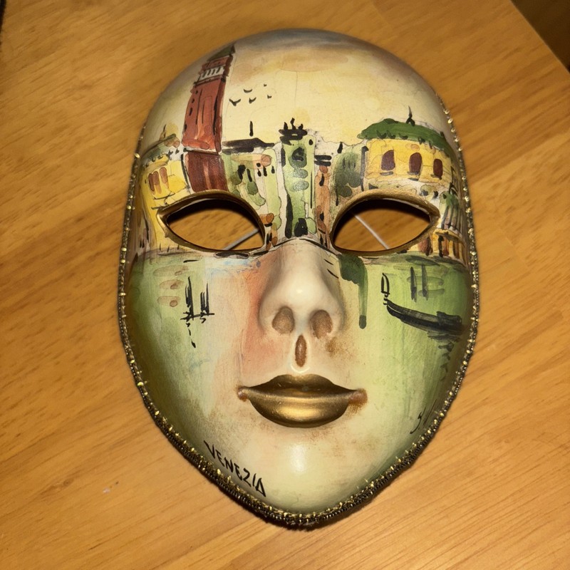 🔥 Vintage 1970’s Hand Painted “St Mark’s Square” Venice Italy Ceramic Mask 4×5