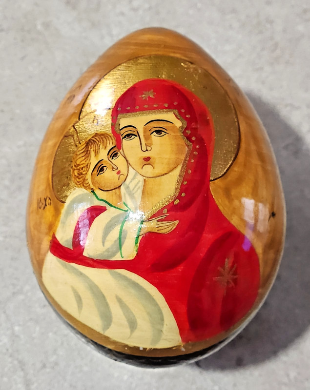 BEAUTIFUL ORTHODOX WOOD EGG MOTHER AND CHILD MARY JESUS LACQUERED HAND PAINTED