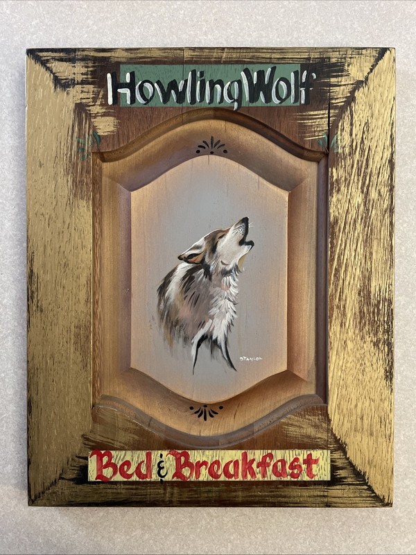 Art Original Howling Wolf Acrylic on Wooden Door Donna Taylor NC 15″ x 12″