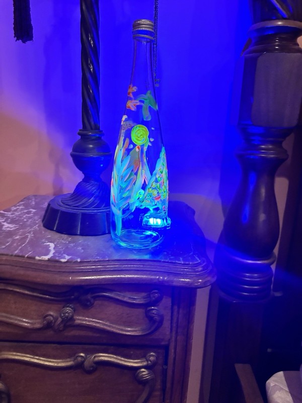 Glow in the dark Artworkmagic bottlle