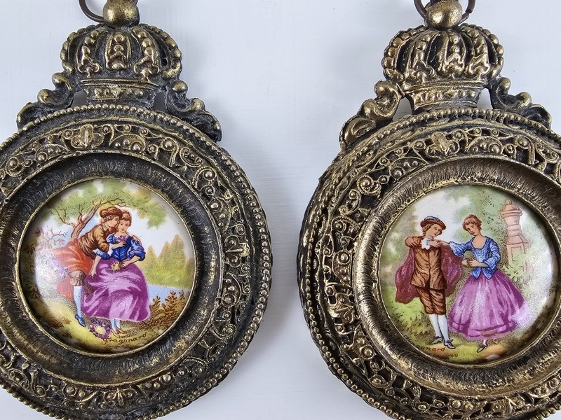 2x Vintage Jean-Honoré Fragonard Reproduction Paintings Porclein Spelter Frames gallery