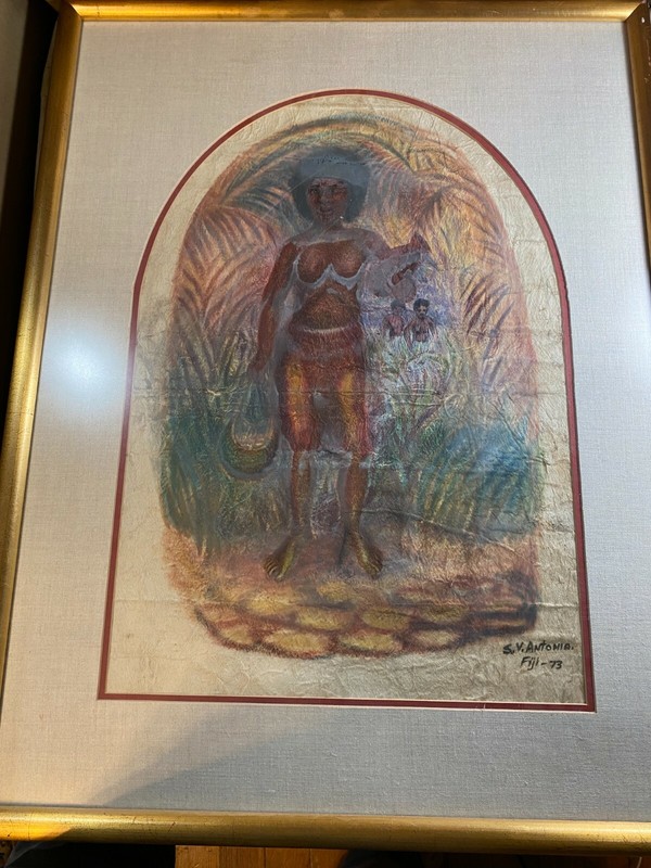 S.V Antonio 1973 «Fijian Woman Carrying A Vessel» Mixed Media Painting – Framed