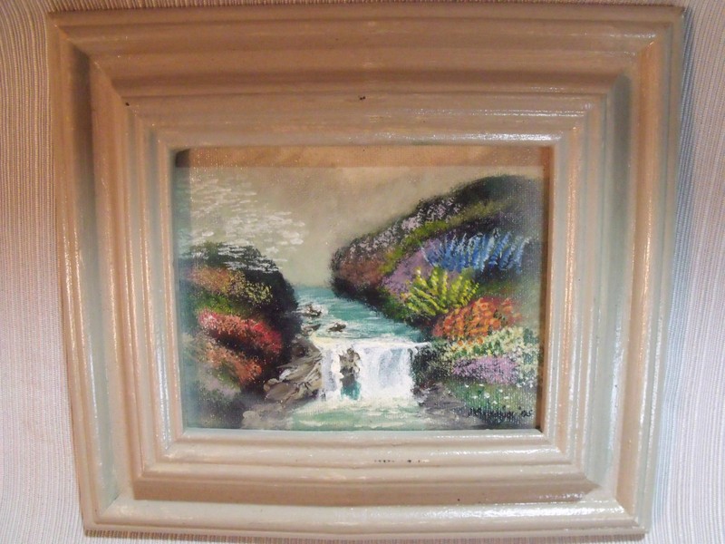 COLORFUL 4″ BY 5″ RIVER SCENE OIL PAINTING IN 7.5″ BY 8″ WOOD FRAME, SIGNED
