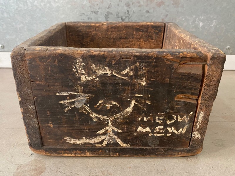 🔥 Antique Old Primitive American Folk Art Painted Kitty Cat Food Wood Box 1930s