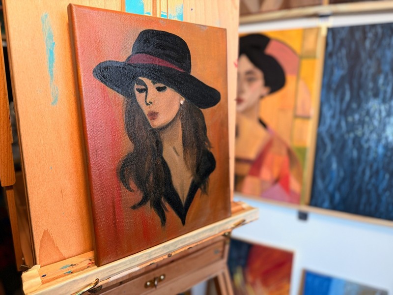 Original Oil Painting 9x12 – Fashion Portrait Woman in Wide Brim Hat gallery