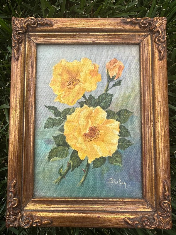 Vintage yellow roses in beautiful frame 8 1/2 by 6 1/2 inches great condition