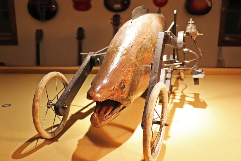 Ron Pippin Original Fish on Wheels sculpture Vary rare fine art