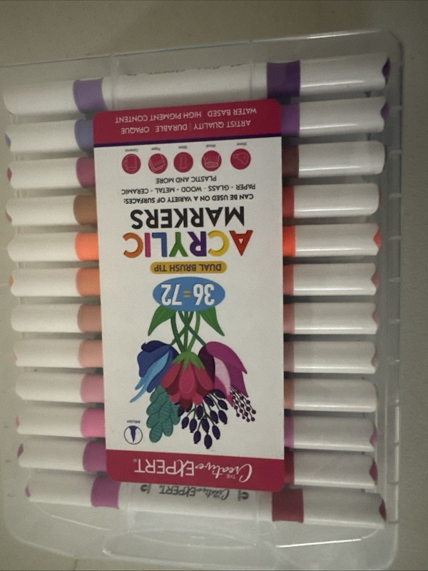 The Creative Expert – 36=72 Count alcohol markers packaged in a clear plastic