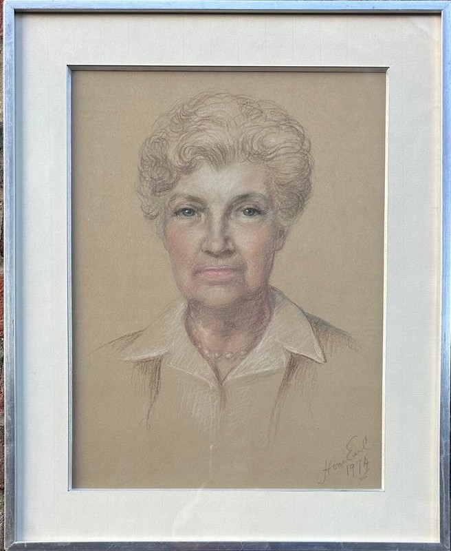 British School, 20th century : Portrait of a Lady, pastels on paper