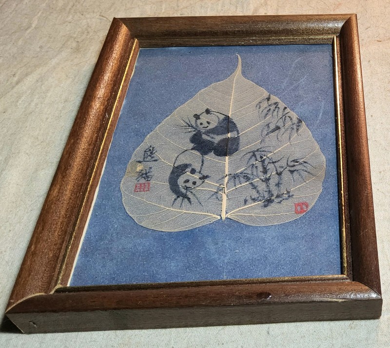 VINTAGE PANDAS PAINTED ON A GENUINE LEAF WITH CHINESE LETTERING IN FRAME 8" x 6" gallery