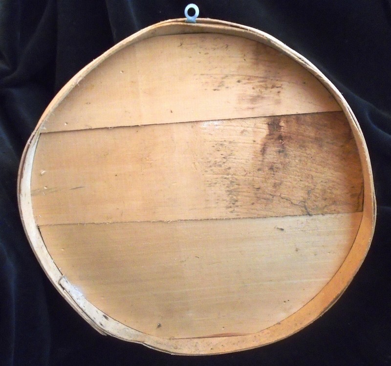 Primitive Round Wood Box Lid Painting Barn Advertising Kentucky Club Tobacco gallery
