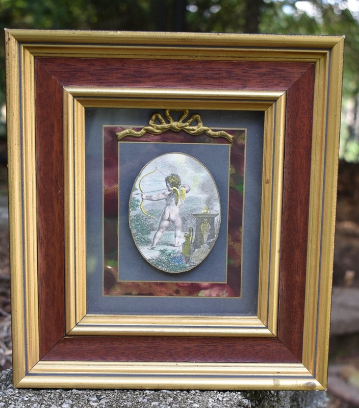 FRAMED VINTAGE COLORED ETCH PRINT OF CHERUB / CUPID SHOOTING AN ARROW