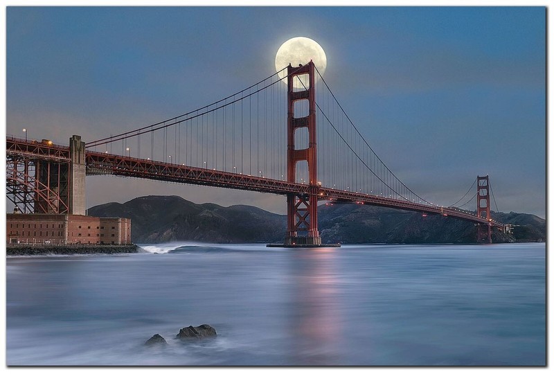 Golden Gate Bridge by Lee Sie Gallery-Wrapped Canvas Giclee Art (12 in x 18 in)