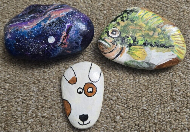 Handpainted River Rocks Abstract ?, Fish & Dog Face Jan Sonneman Lot of 3 READ