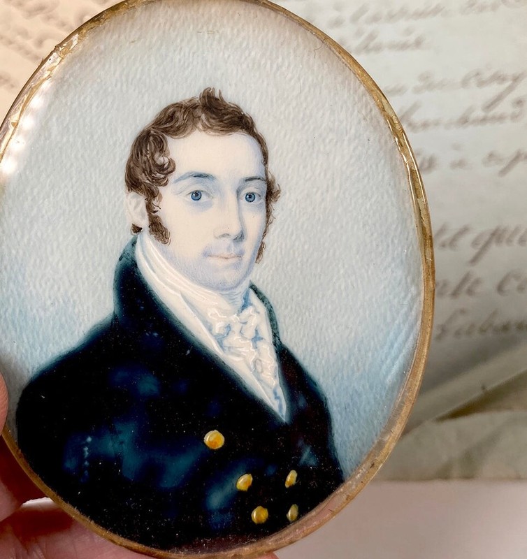 Fab Antique French Portrait Miniature c.1820-30, Gentleman in High Collar Coat gallery