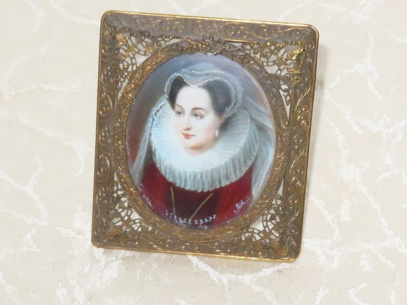 Miniature painting portrait of a fine lady with lace collar!