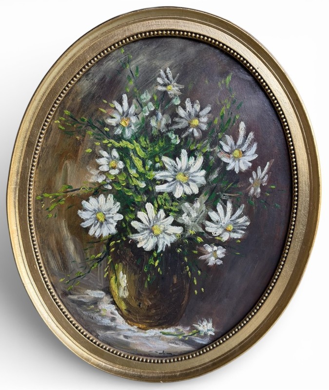 Vintage Floral Still Life Painting 1950s | White Daisies Bouquet | Oval frame