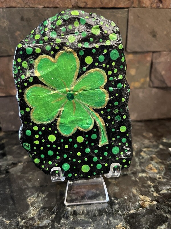A Good Friend is Like A Four Leaf Clover Hard to Find and Lucky to Have Rock