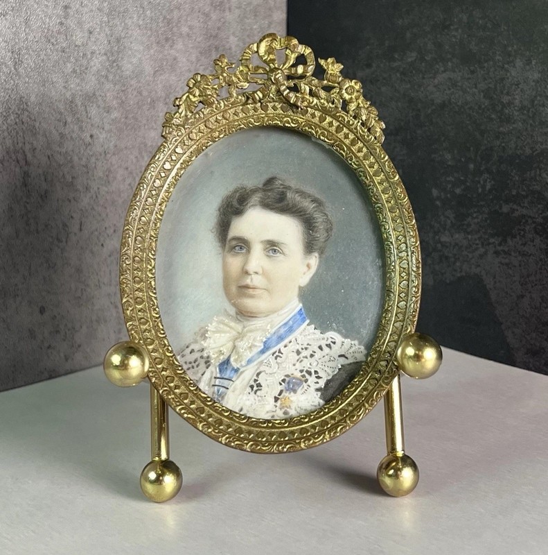 Antique Victorian Oval Opalotype Portrait Of A Woman In A Gilded Brass Frame