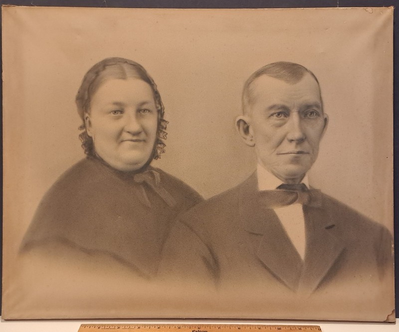 1890 AMERICAN SCHOOL «CRAYON PORTRAIT» PENNSYLVANIA UNFRAMED ON STRETCHERS