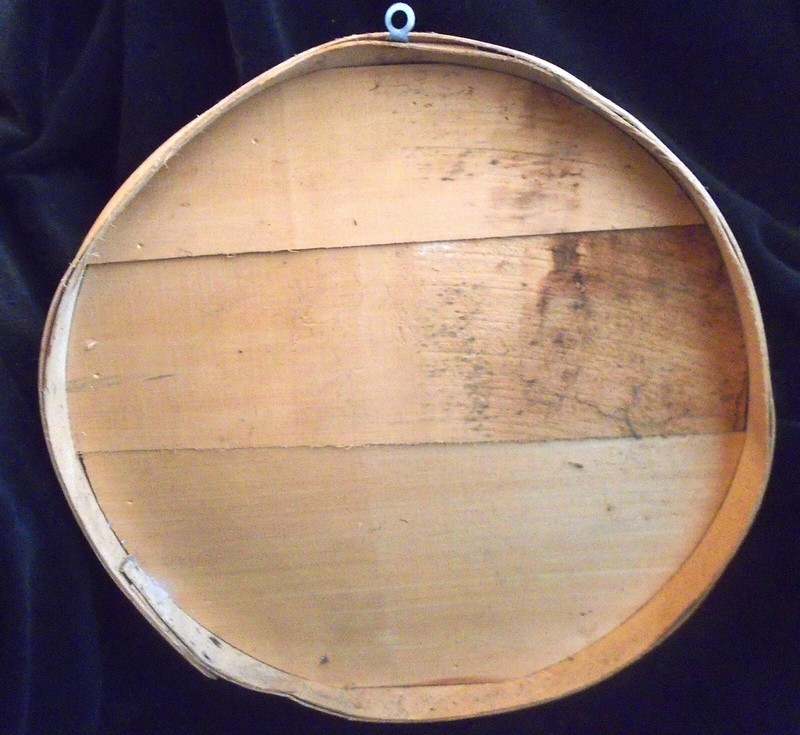 Primitive Round Wood Box Lid Painting Barn Advertising Kentucky Club Tobacco gallery