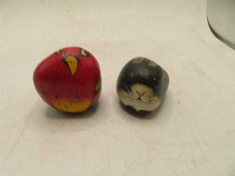 LOT 2 hand painted stones CAT BIRD BARBARA NAUGHTON SCOTLAND 2 1/2 INCH