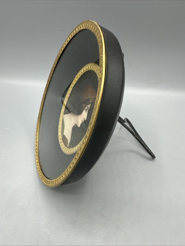 Vintage Oval Lady Portrait Convex Plaque Black Gold Metal Frame Stand Decor gallery