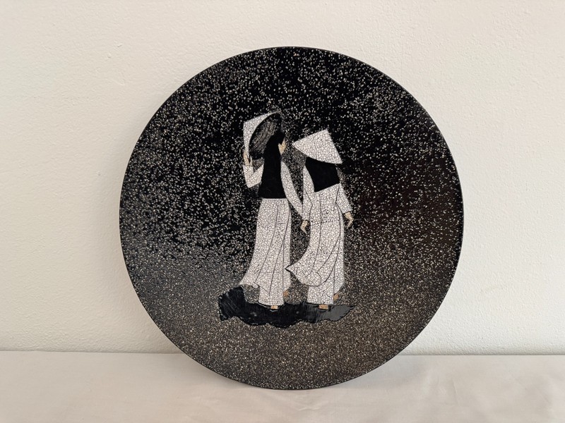 Handmade Art Lacquer Eggshell Inlaid Vietnamese Circular Art Work 14″ Diameter