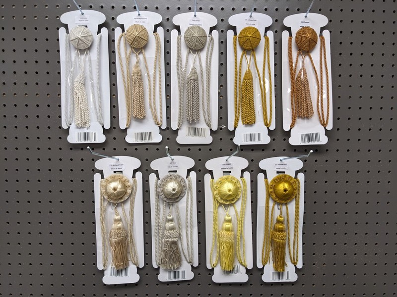 Victorian Rosette Tassel Picture Rail Moulding Corded Art Hanger w/ Hook Ivory gallery