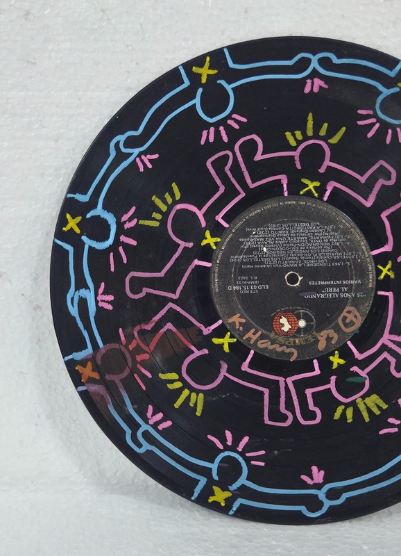KEITH HARING ACRYLIC ON VINYL RECORD CIRCA 1983 IN GOOD CONDITION gallery